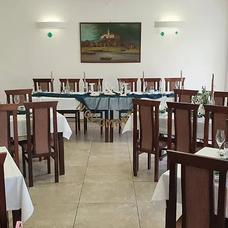 Szálloda Formule 2*